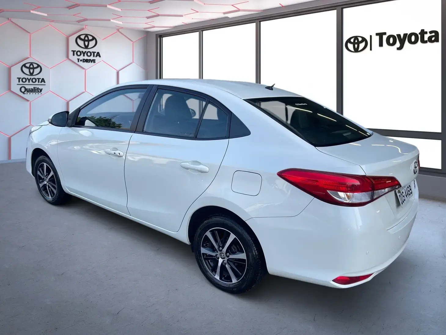 galeria Yaris Sedan