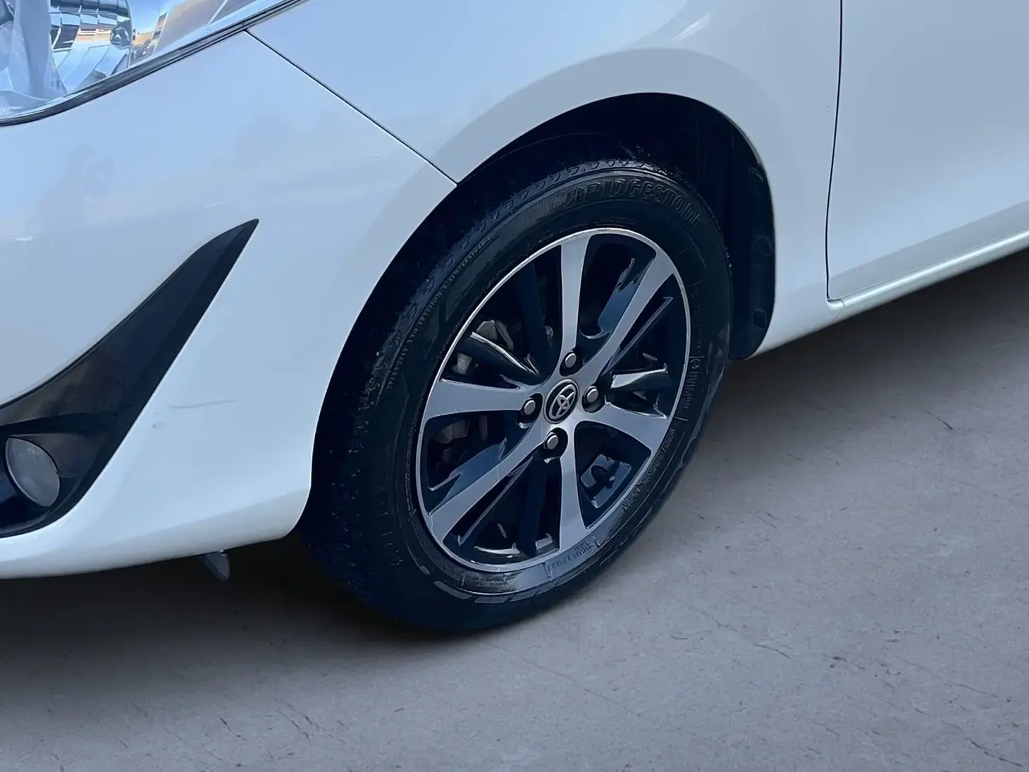 galeria Yaris Sedan