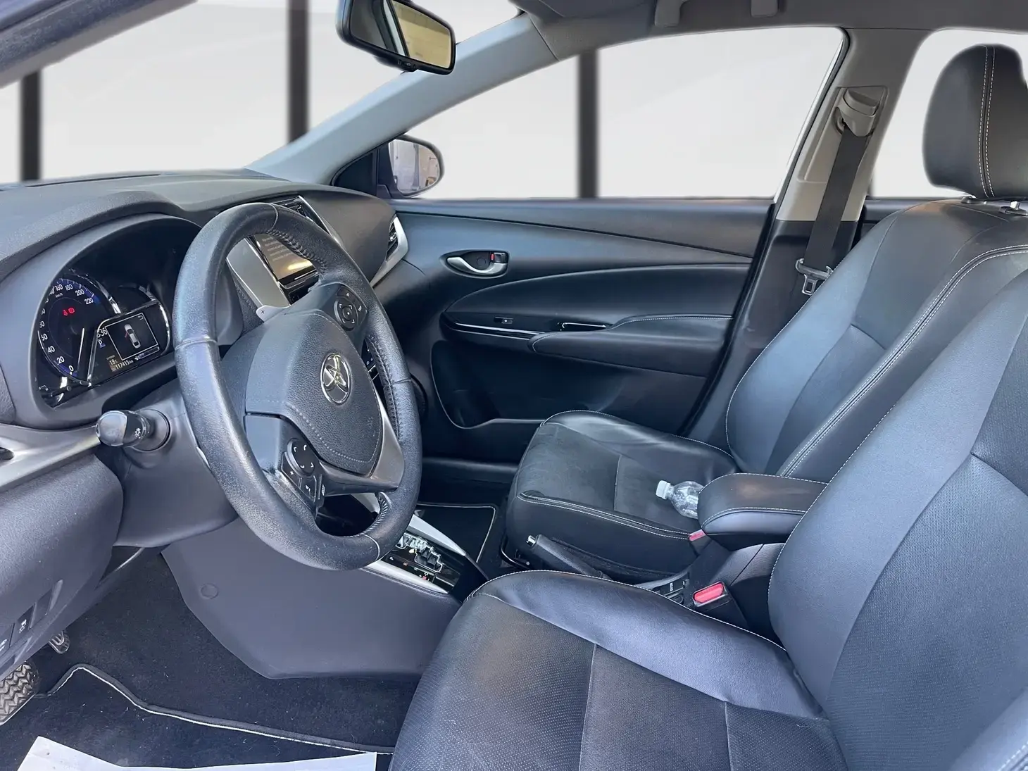 galeria Yaris Sedan