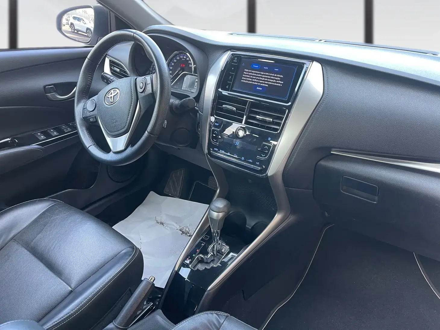 galeria Yaris Sedan