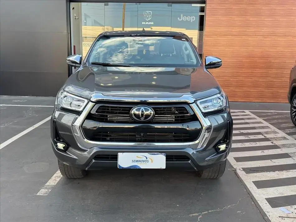 Hilux 2.8 D-4D Turbo Diesel Cd Srx 4X4 Automático