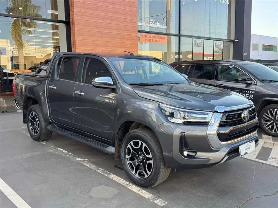 Hilux 2.8 D-4D Turbo Diesel Cd Srx 4X4 Automático 2