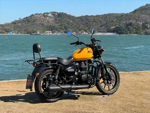 Royal Enfield METEOR 350 FIREBALL