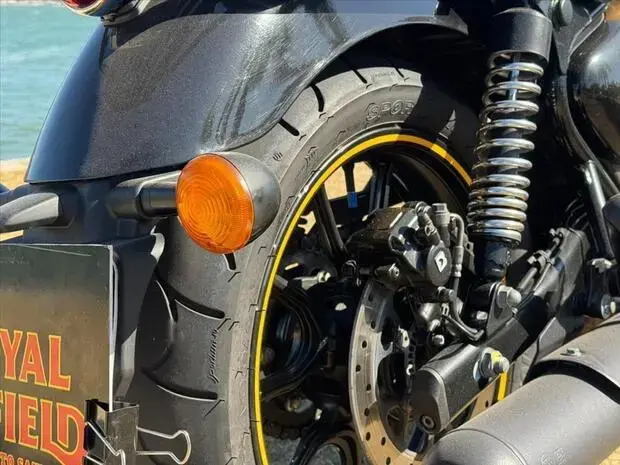 Royal Enfield METEOR 350 FIREBALL