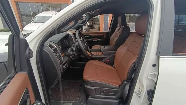 Ram 3500 6.7 I6 TURBO DIESEL LIMITED LONGHORN CD 4X4 AUTOMÁTICO