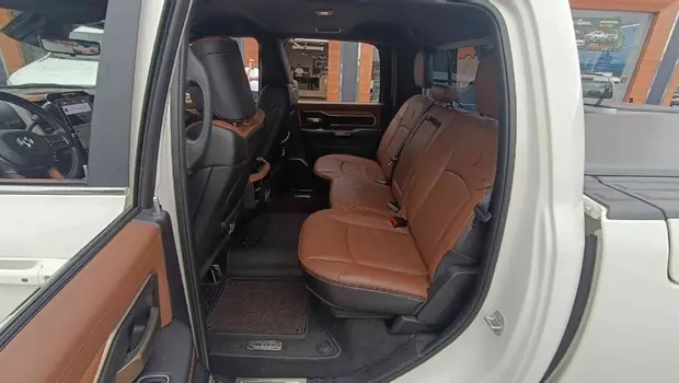 Ram 3500 6.7 I6 TURBO DIESEL LIMITED LONGHORN CD 4X4 AUTOMÁTICO