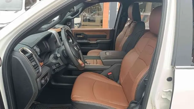 Ram 3500 6.7 I6 TURBO DIESEL LIMITED LONGHORN CD 4X4 AUTOMÁTICO
