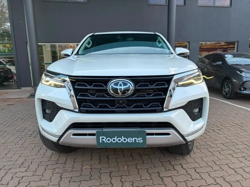 galeria HILUX SW4
