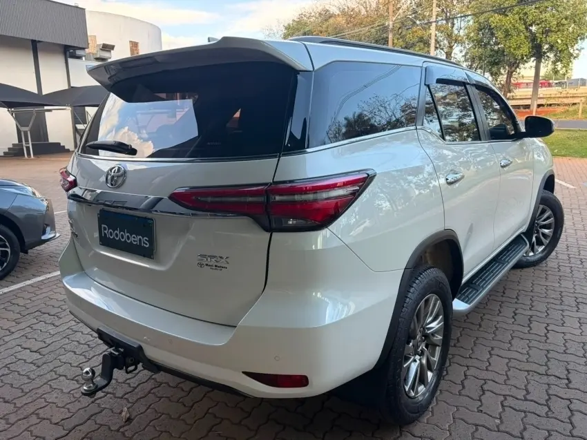 galeria HILUX SW4