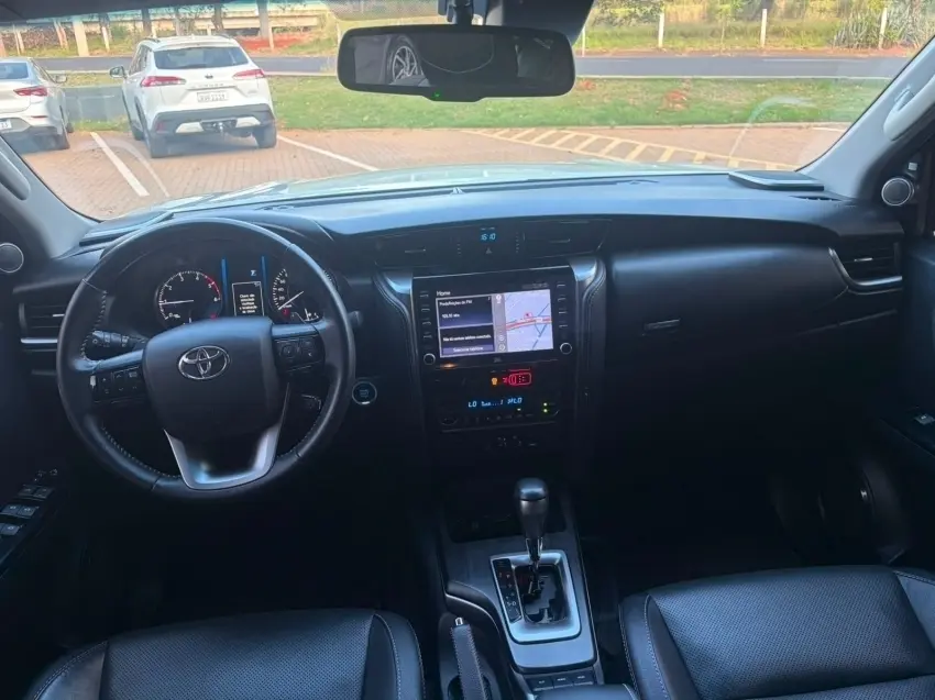 galeria HILUX SW4