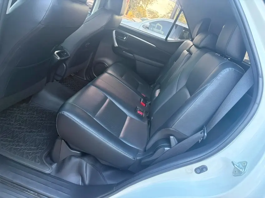 galeria HILUX SW4