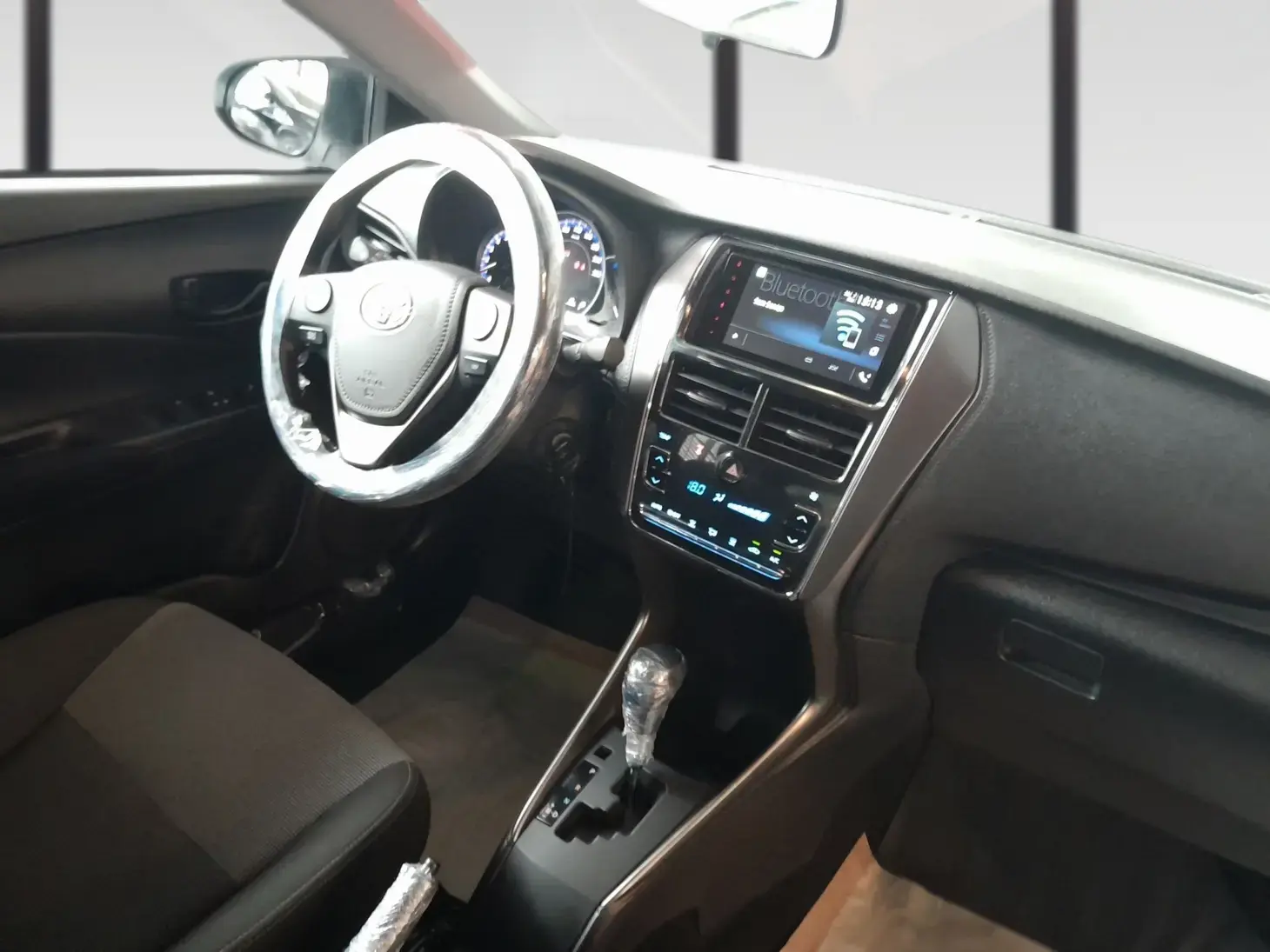 galeria Yaris Sedan