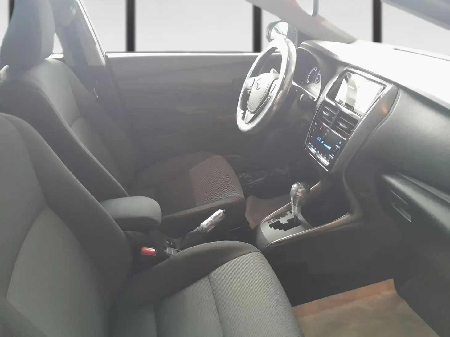 galeria Yaris Sedan
