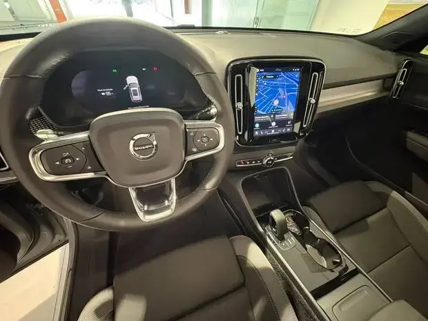 Volvo EX40 Plus P6