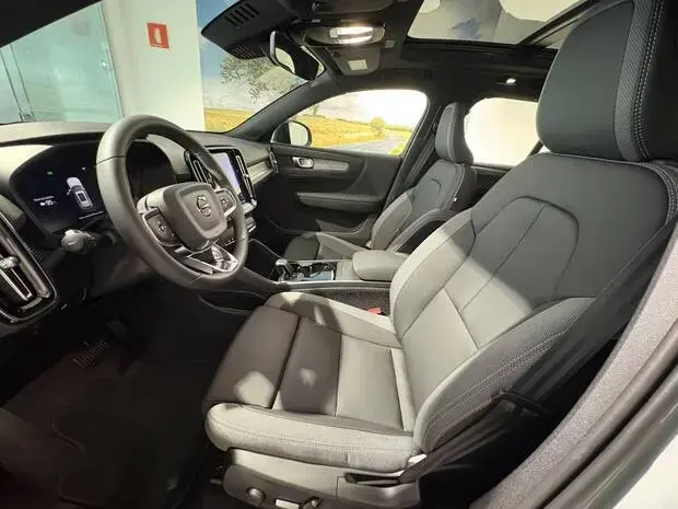 Volvo EX40 Plus P6