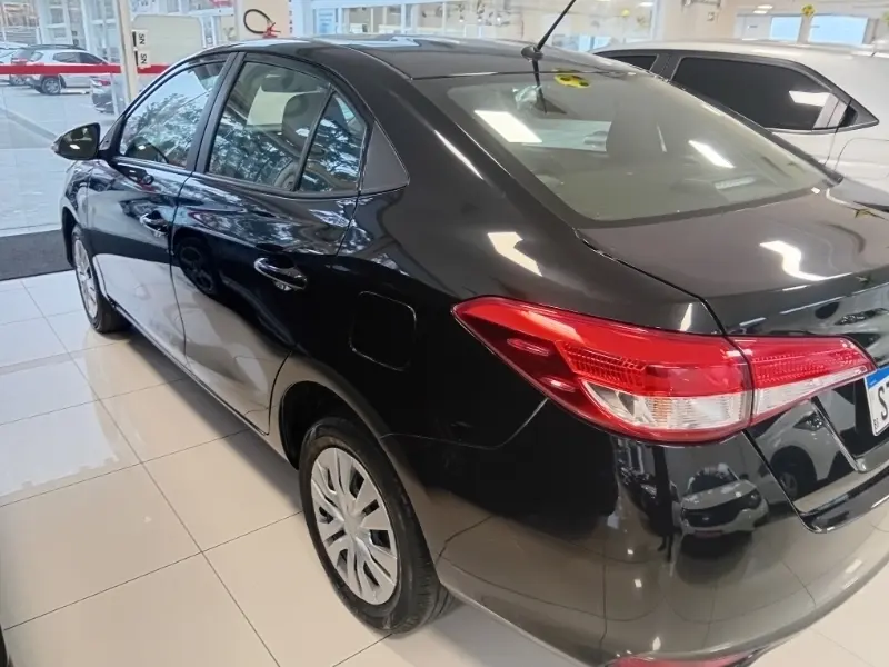 galeria Yaris Sedan