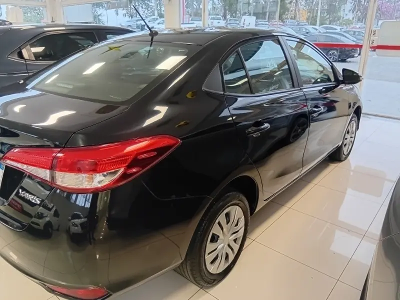 galeria Yaris Sedan