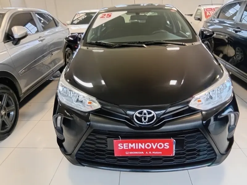 galeria Yaris Sedan