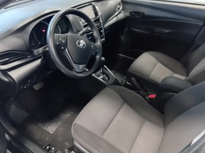 galeria Yaris Sedan