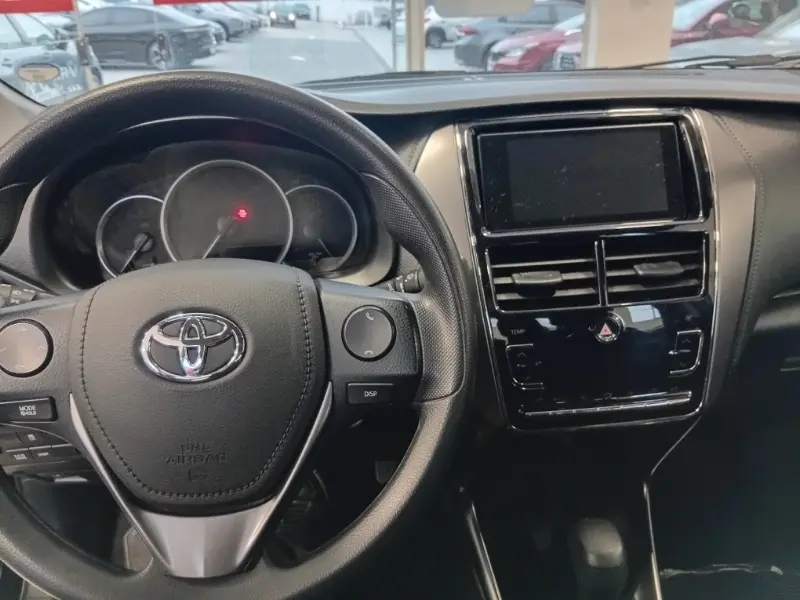 galeria Yaris Sedan