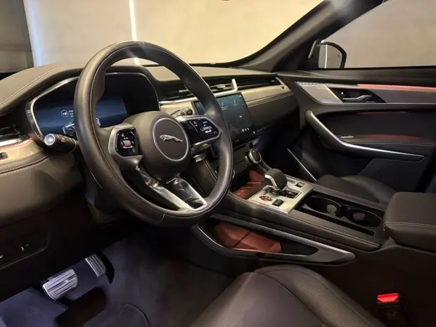 Jaguar F-PACE 2.0 P400e PHEV R-DYNAMIC SE AWD AUTOMÁTICO
