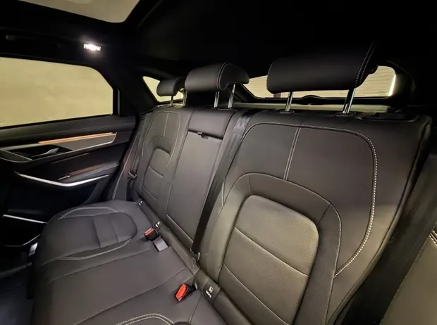 Jaguar F-PACE 2.0 P400e PHEV R-DYNAMIC SE AWD AUTOMÁTICO