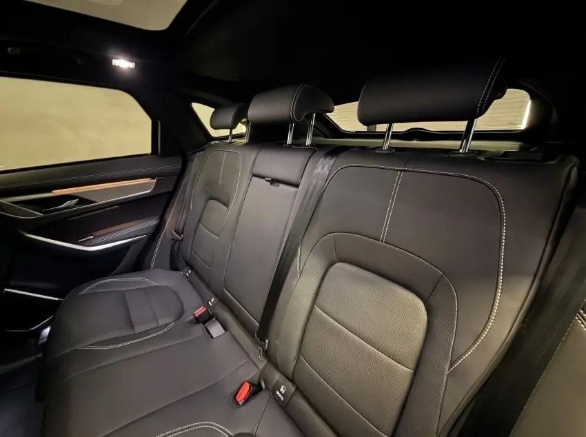 galeria F-PACE