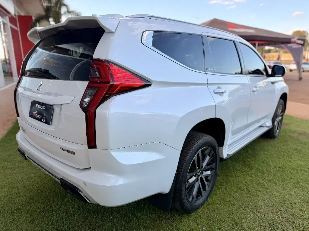galeria PAJERO SPORT