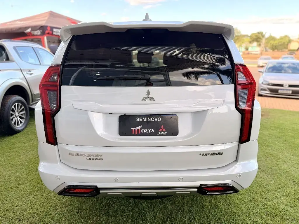 galeria PAJERO SPORT