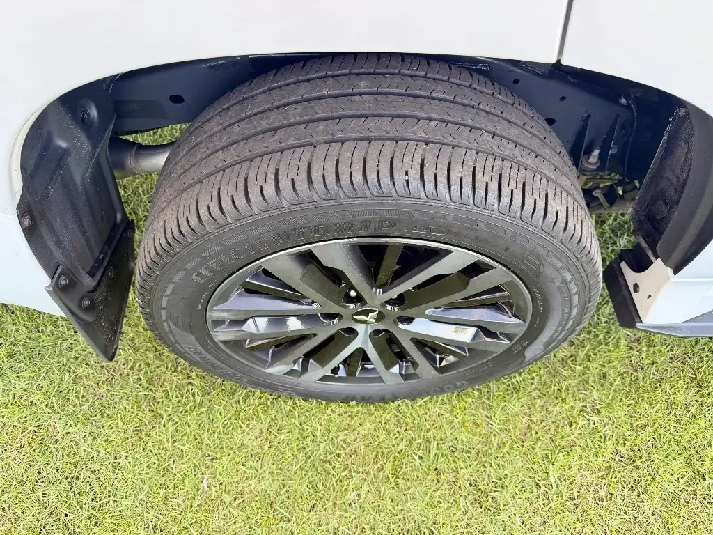 galeria PAJERO SPORT