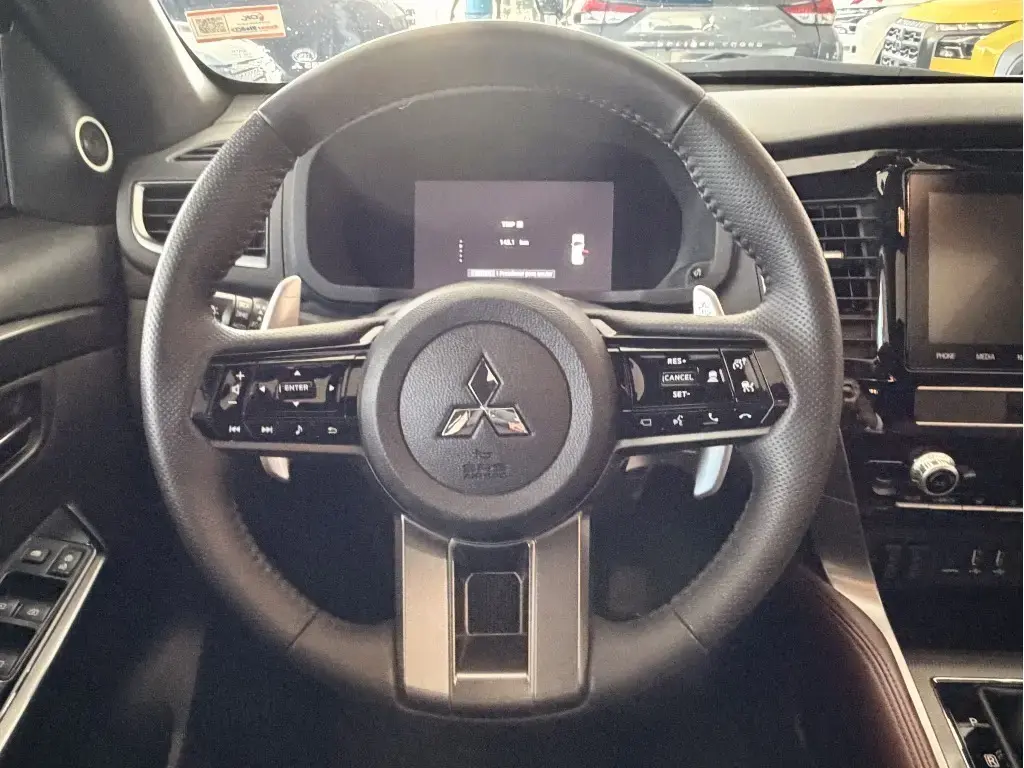 galeria PAJERO SPORT