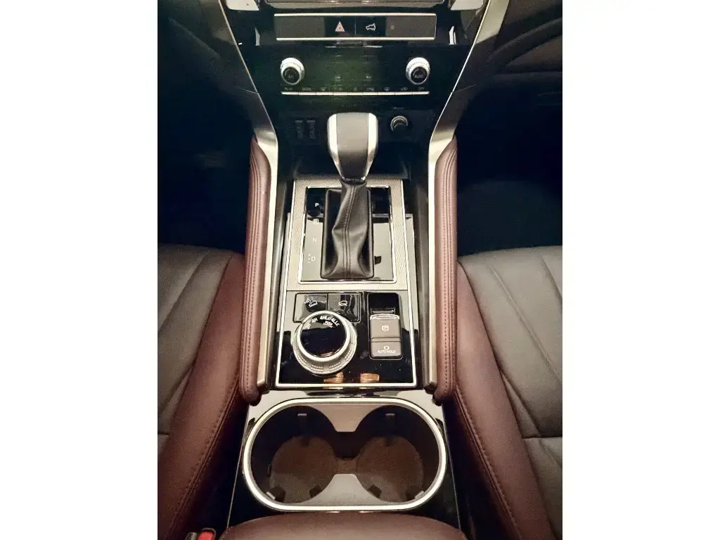galeria PAJERO SPORT