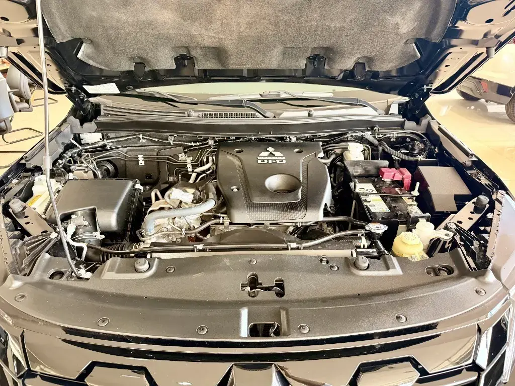 galeria PAJERO SPORT