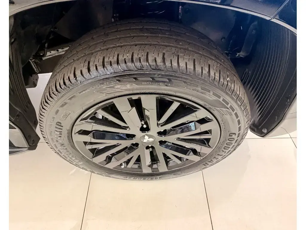 galeria PAJERO SPORT