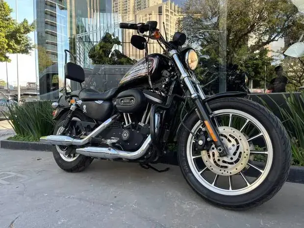 Harley Davidson Sportster XL 883 Roadster