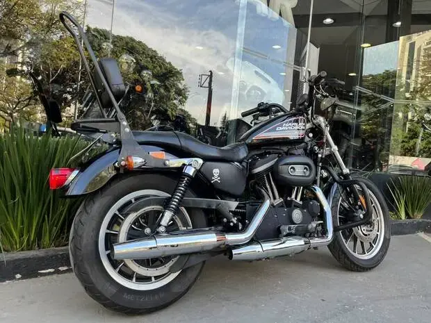 Harley Davidson Sportster XL 883 Roadster