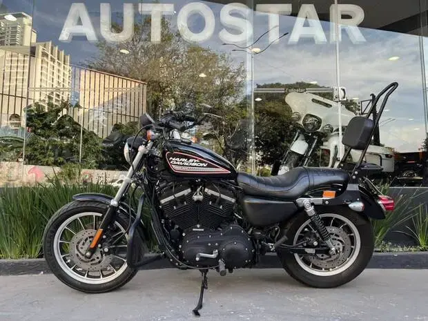 Harley Davidson Sportster XL 883 Roadster