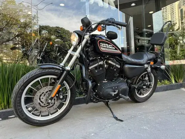 Harley Davidson Sportster XL 883 Roadster
