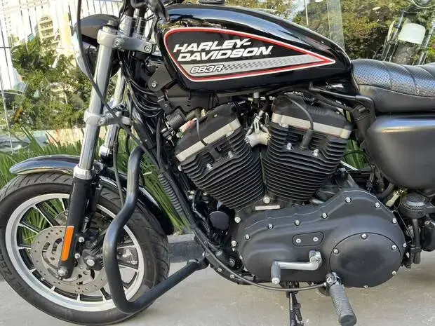 Harley Davidson Sportster XL 883 Roadster