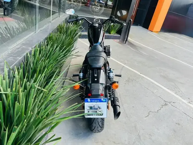 Harley Davidson Sportster 1200 Roadster