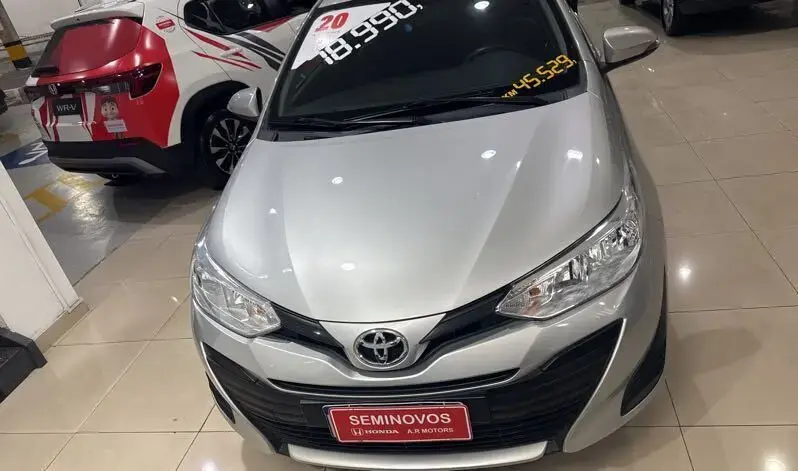 galeria Yaris Sedan