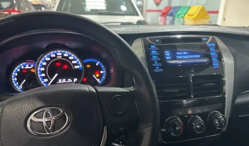 galeria Yaris Sedan