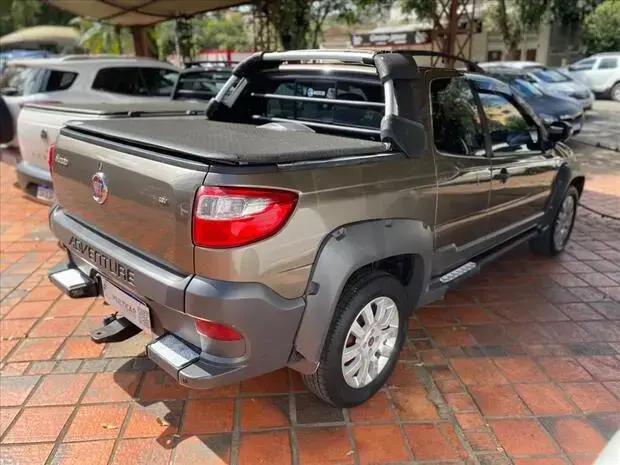 Fiat STRADA 1.8 MPI ADVENTURE CD 16V FLEX 3P MANUAL
