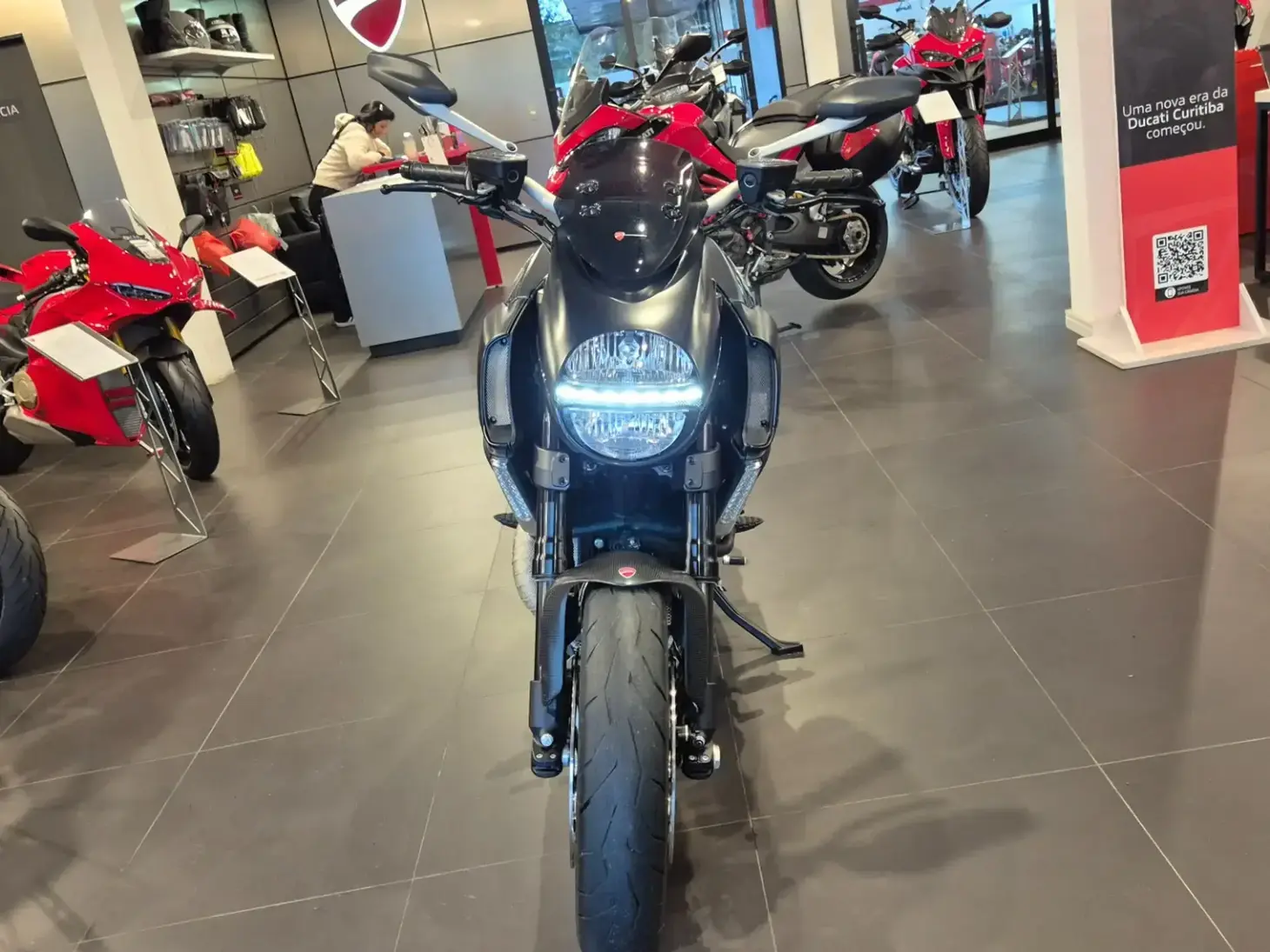 galeria DUCATI DIAVEL CARBON