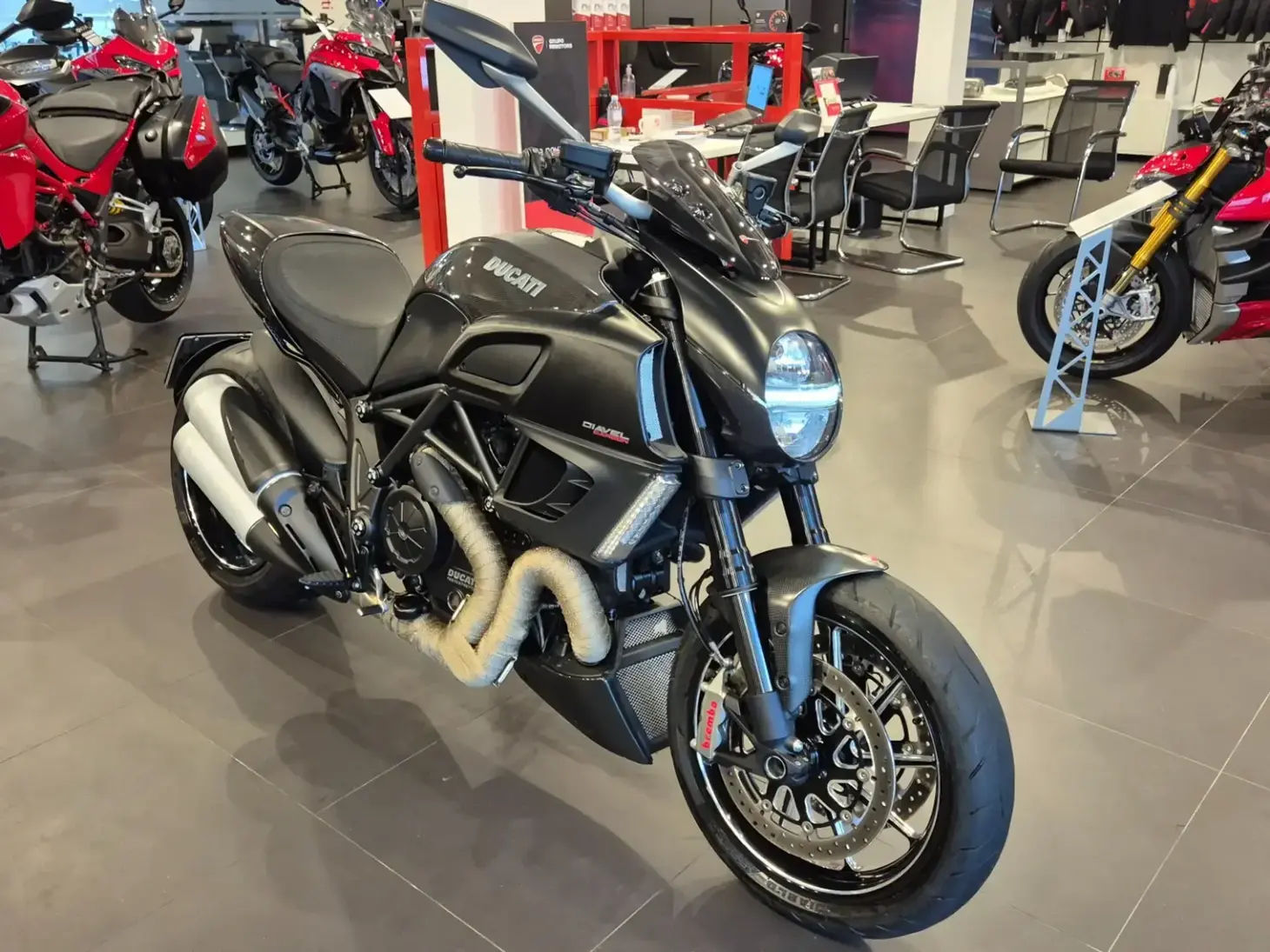 galeria DUCATI DIAVEL CARBON