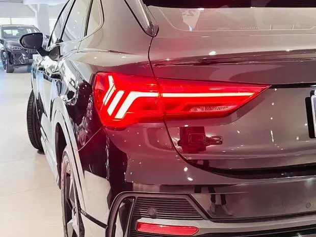 Audi Q3 Sportback Performance Black 2.0