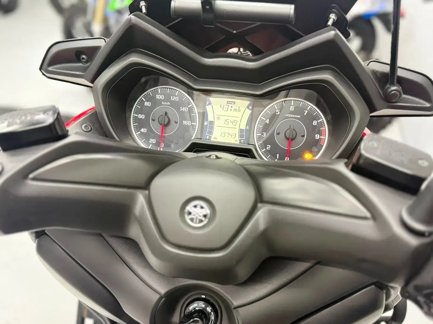 galeria XMAX 250 ABS