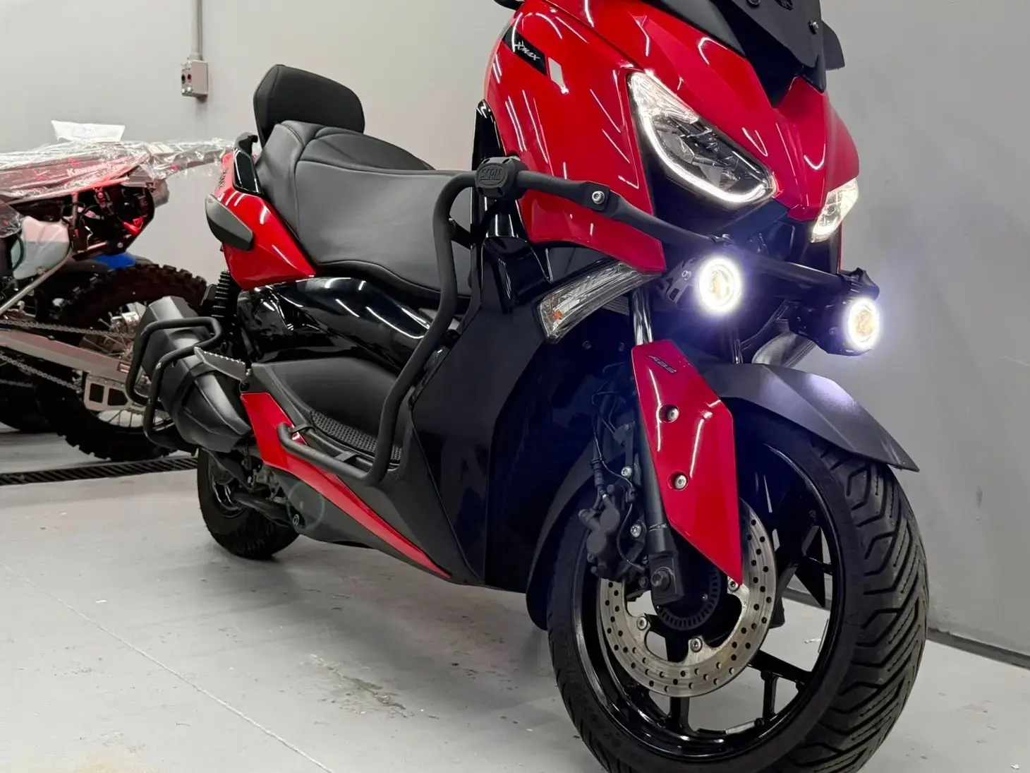 galeria XMAX 250 ABS