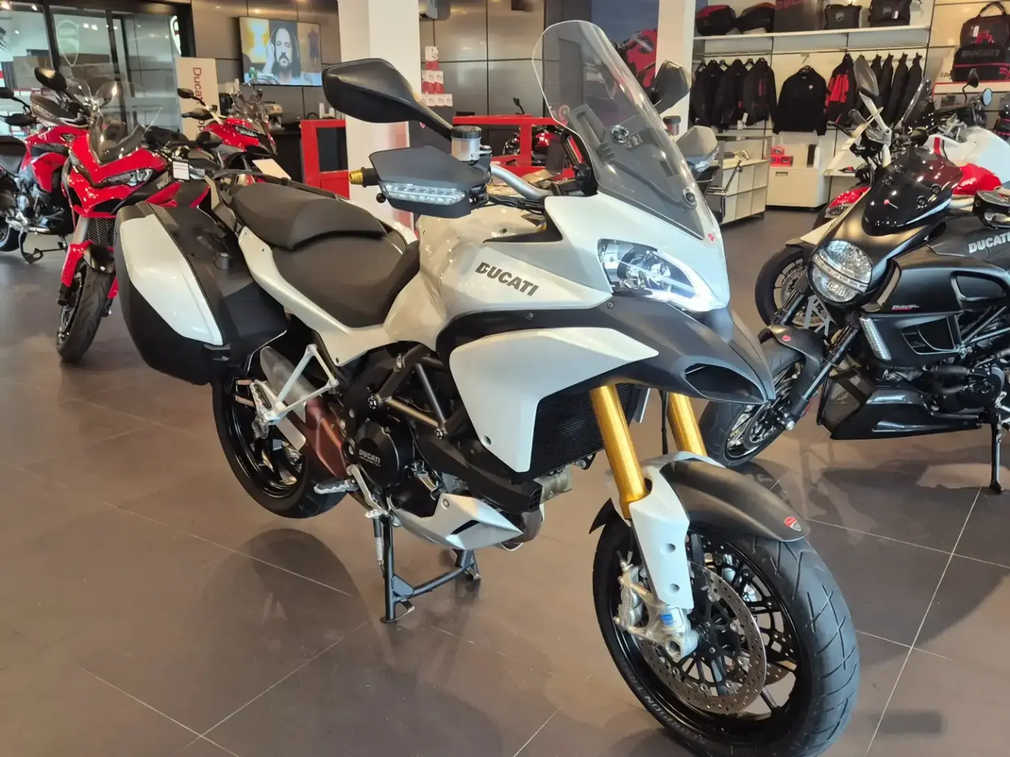 galeria DUCATI MULTISTRADA 1200S TOURING