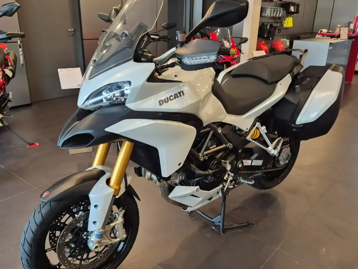 galeria DUCATI MULTISTRADA 1200S TOURING